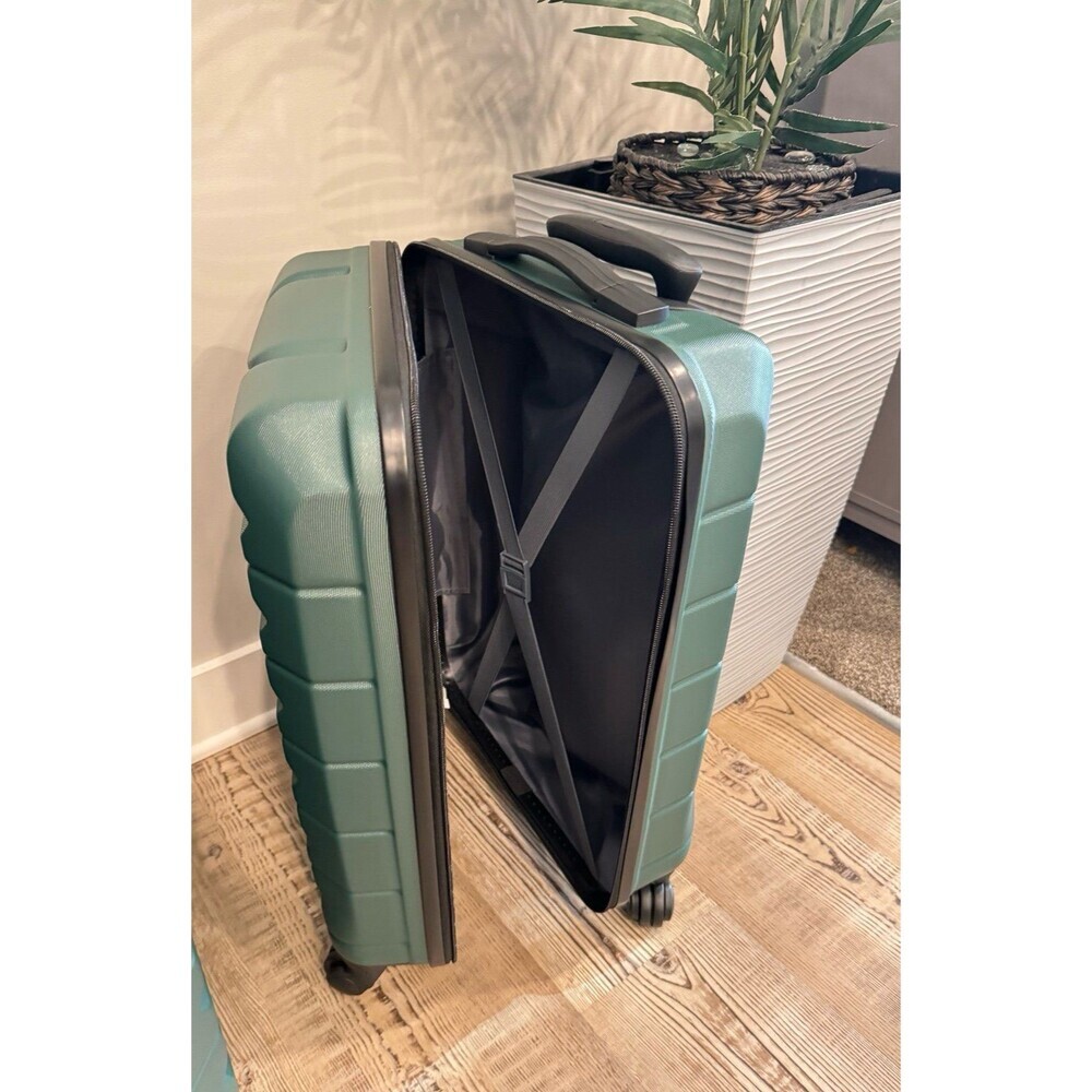 TAG Gateway 1 Piece Hardside suitcase luggage 24”, New with tag forest - Picture 8 of 11